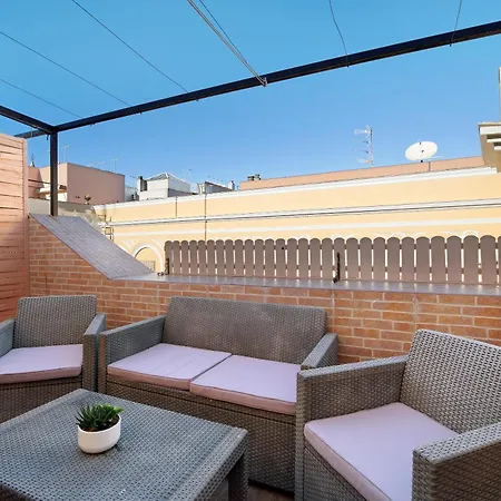 Maria De La O Apartment *